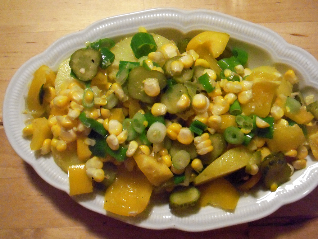 Veganer Kartoffelsalat mit Leinöldressing